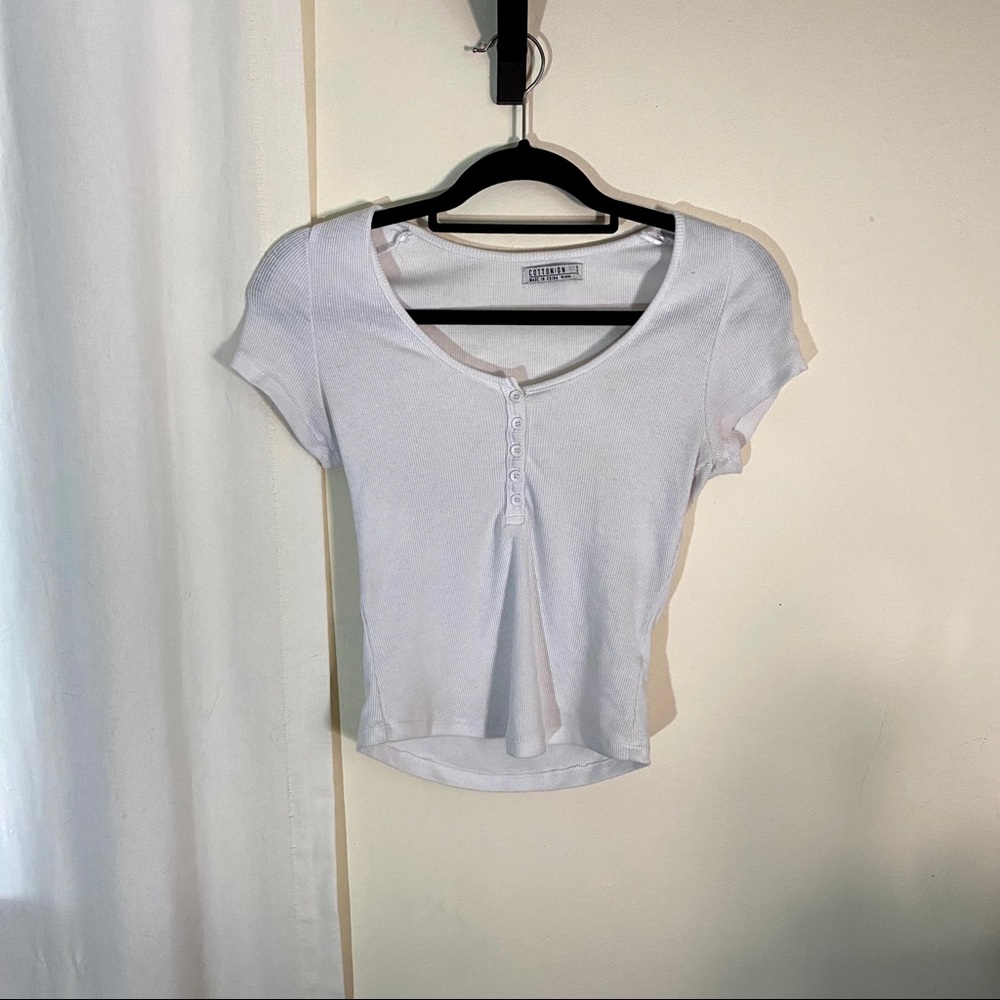 White Button Crop Top - Picture 3 of 5